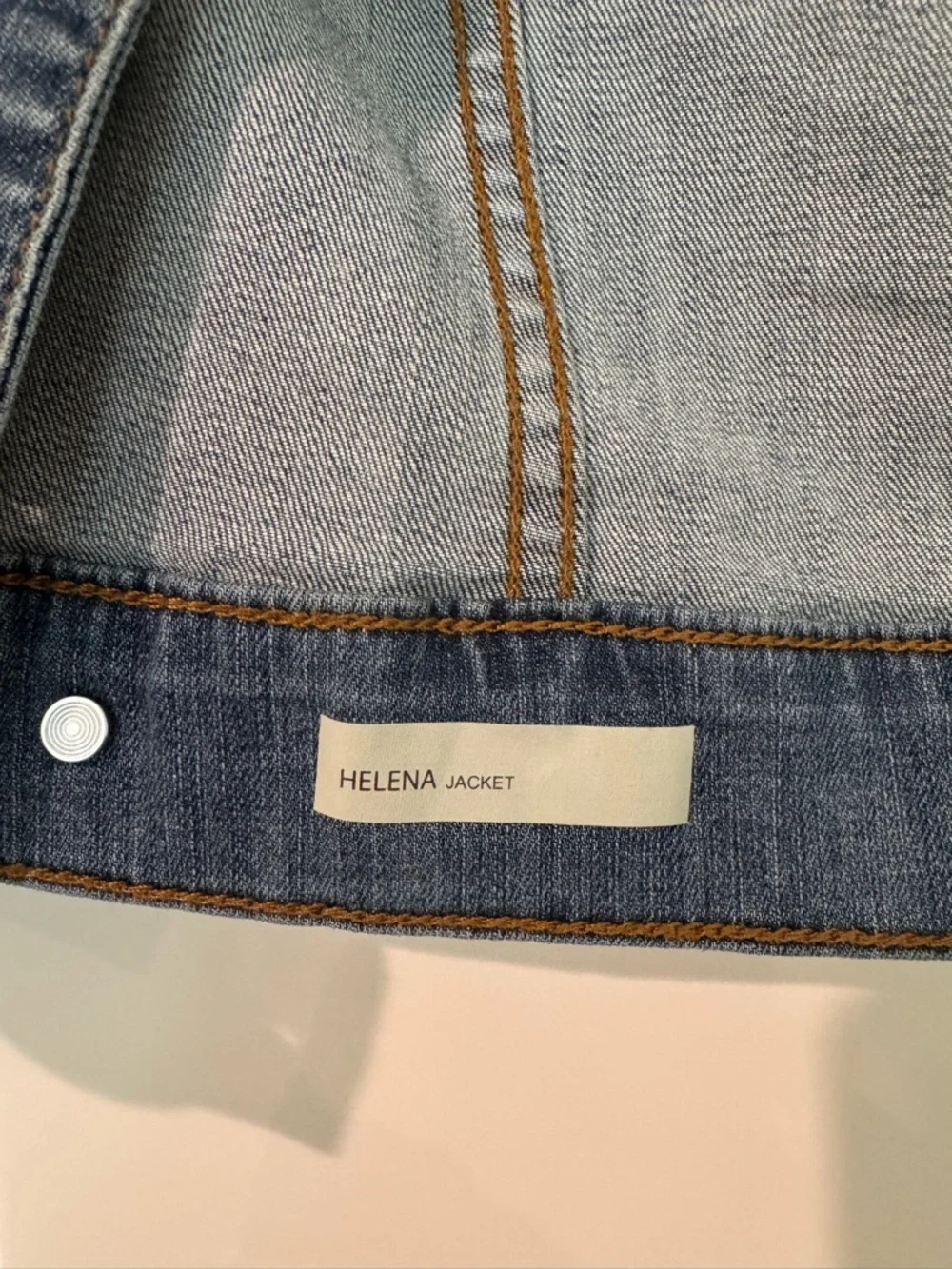 Kut from the Kloth Helena denim jacket - Picture 6 of 6